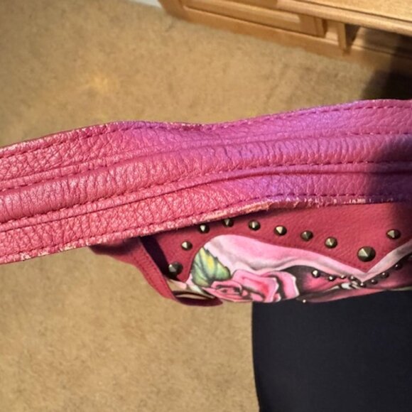 Isabella Fiore Red Leather Shoulder Bag with Rose and Heart Motif - Picture 12 of 12